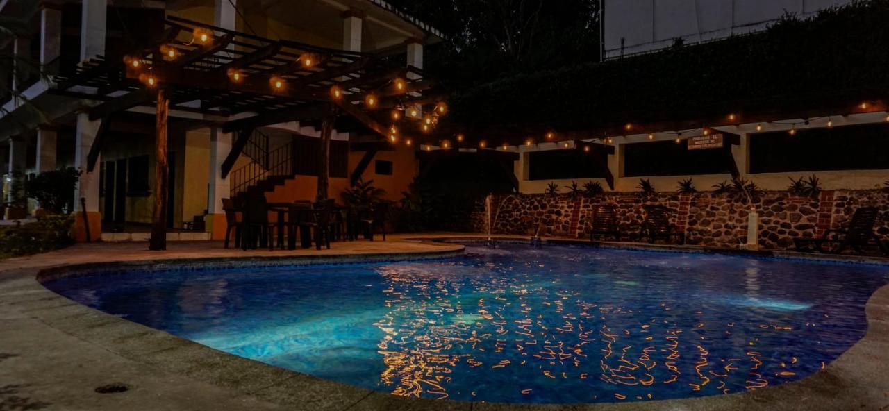 Zafra Hotel Retalhuleu Bagian luar foto