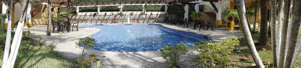 Zafra Hotel Retalhuleu Bagian luar foto