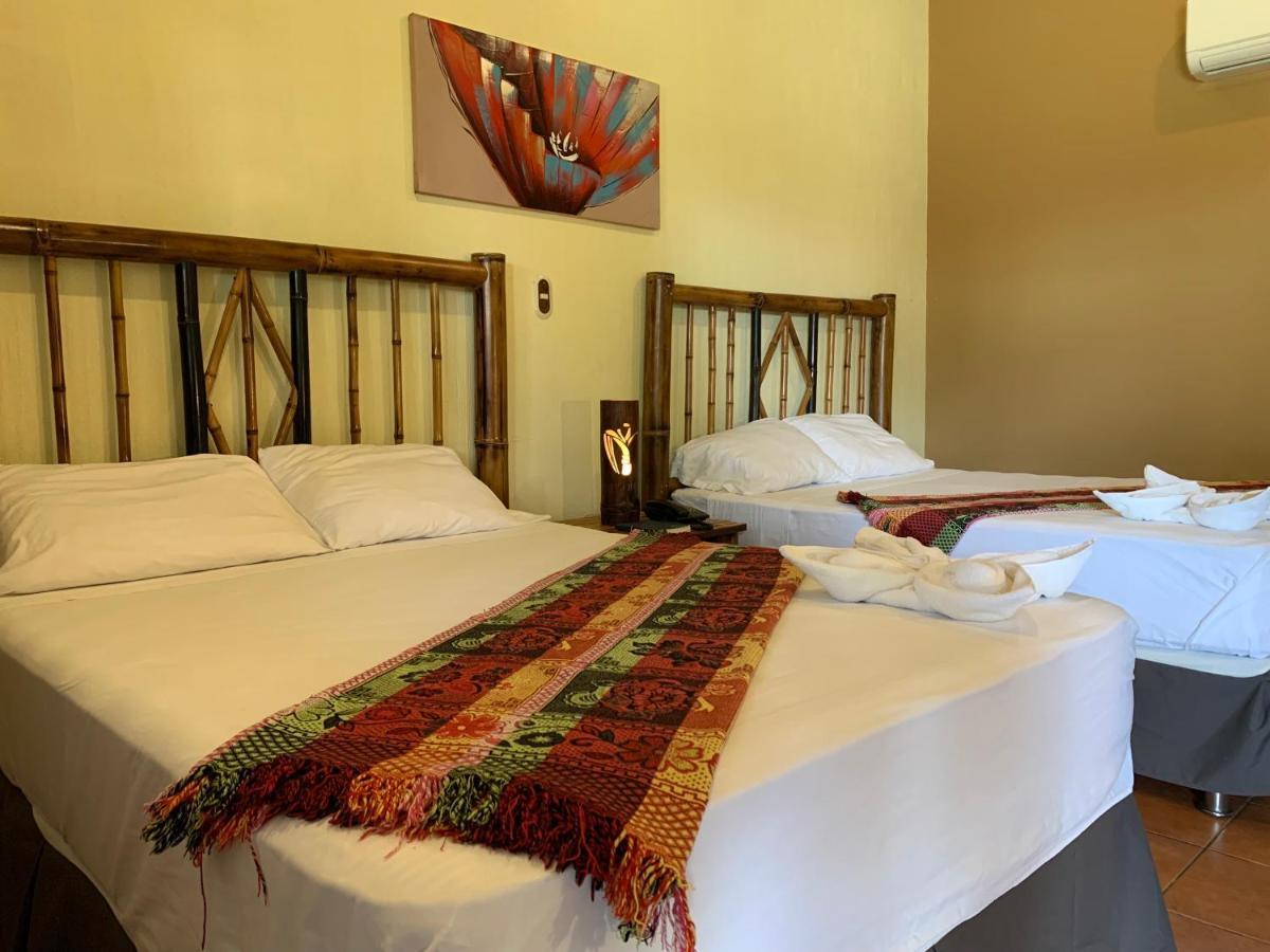Zafra Hotel Retalhuleu Bagian luar foto